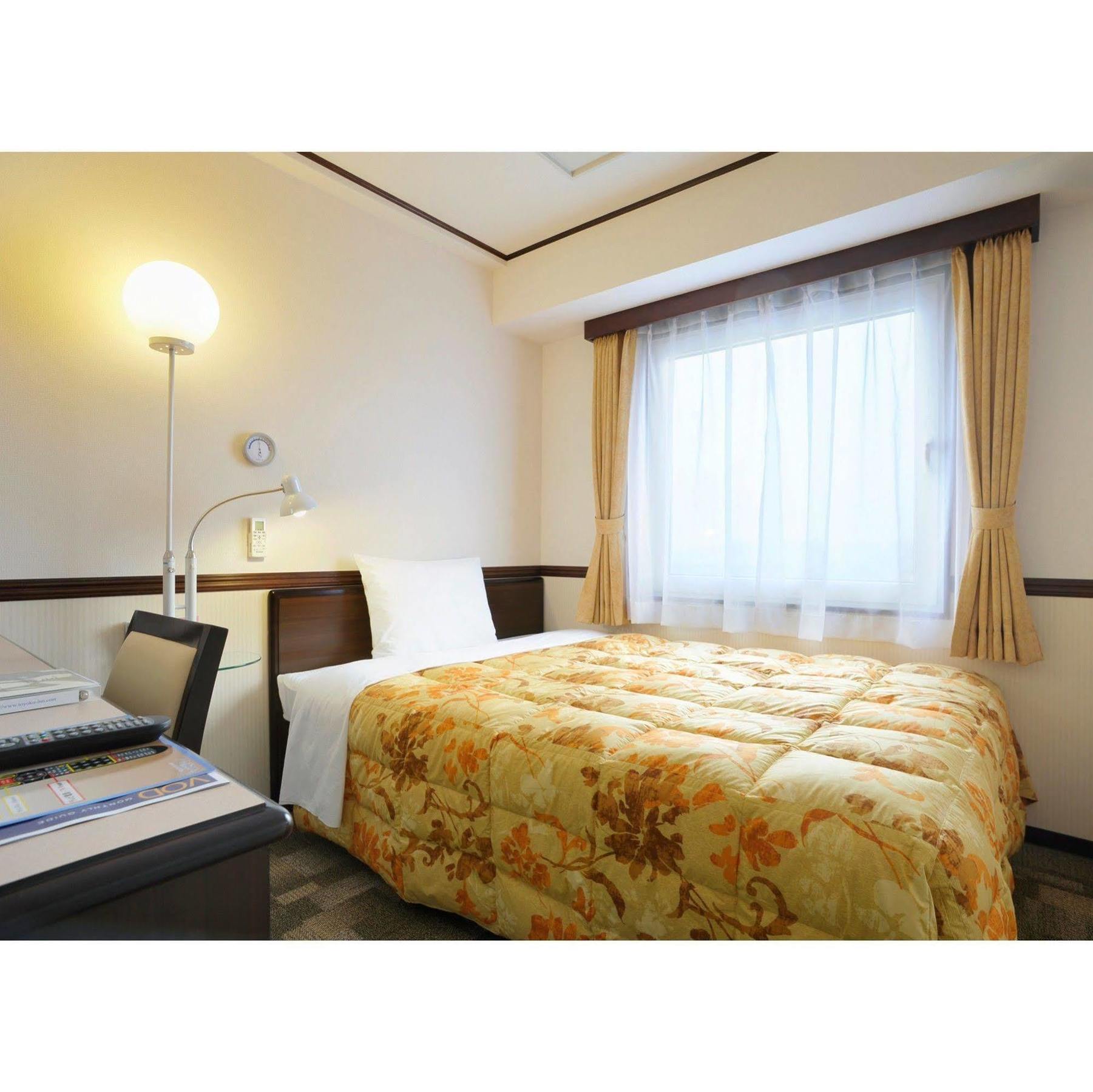 Toyoko Inn Yokohama Nishi-Guchi Εξωτερικό φωτογραφία